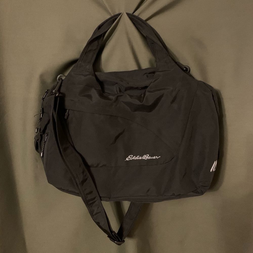 Eddie Bauer Mid-sized duffle with removable crossbody strap